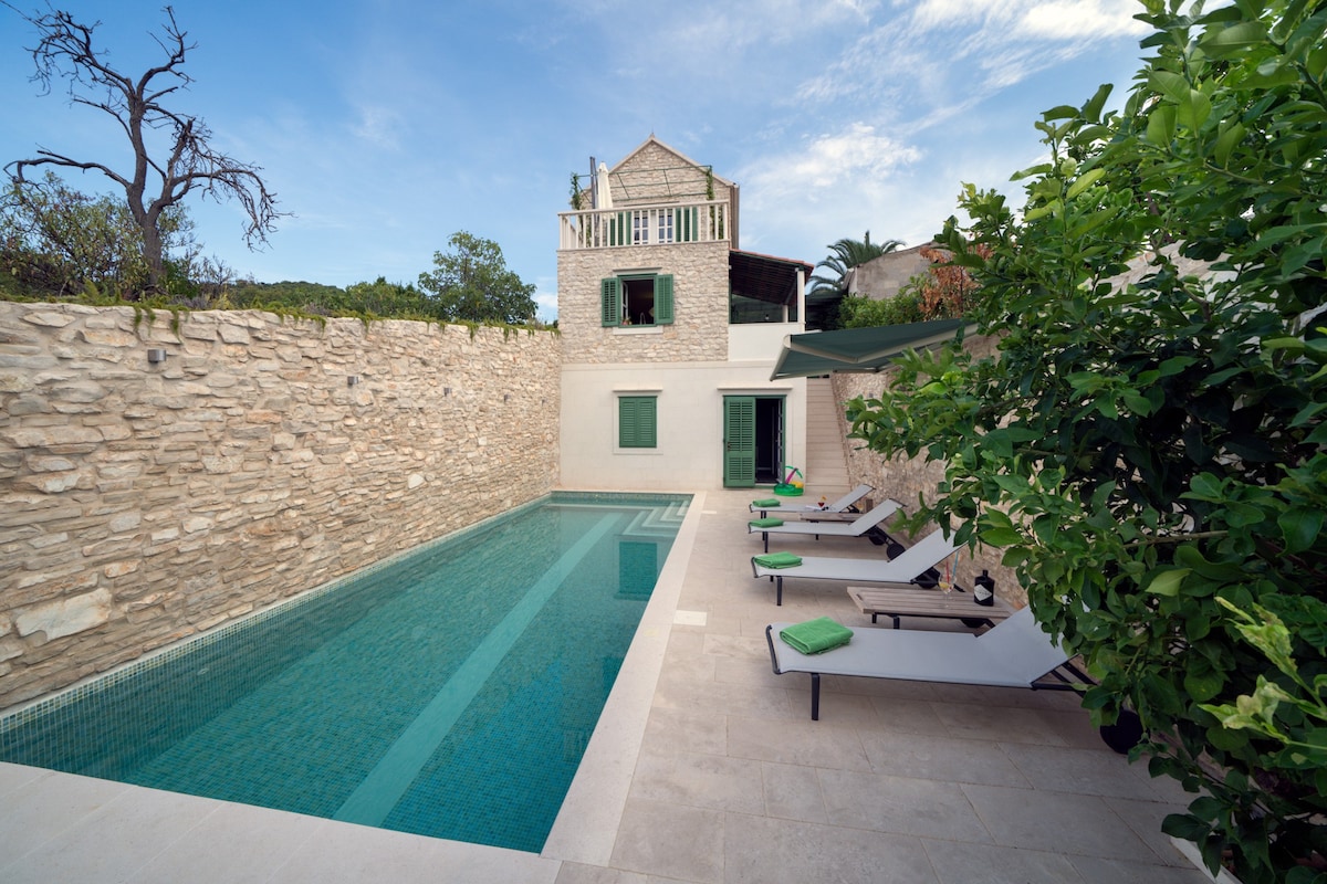 Serenity Pool Villa, Vis