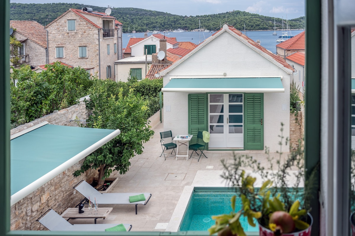 Serenity Pool Villa, Vis