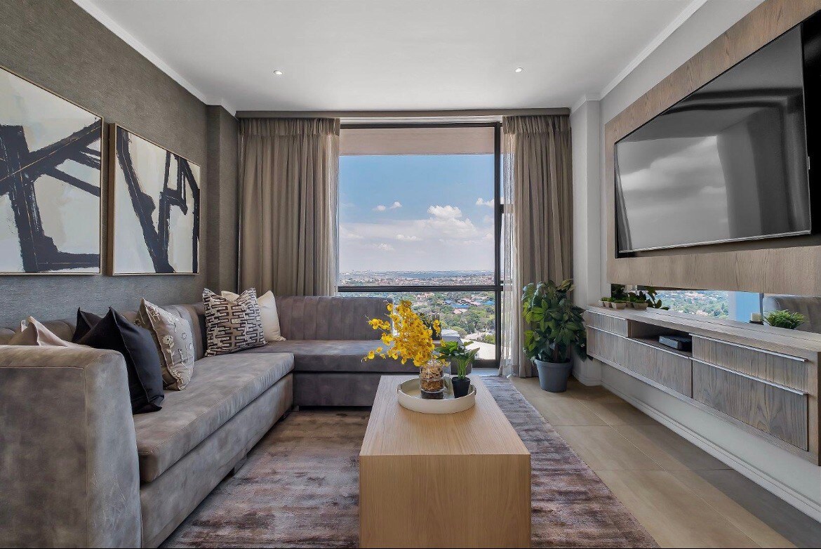 Sandton Central Luxury Apartment- With Inverter