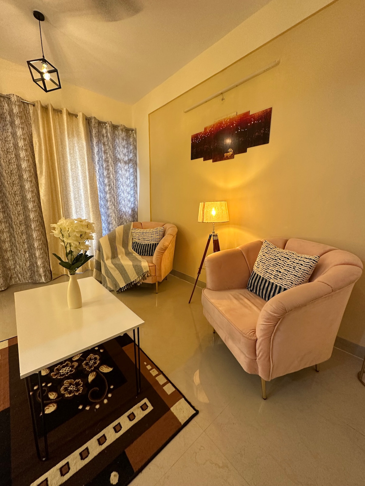 Cozy Flat in Ghaziabad