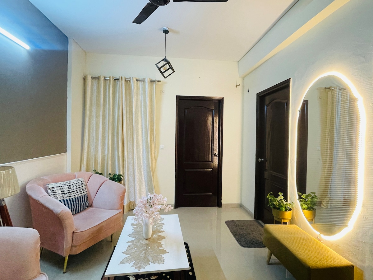 Cozy Flat in Ghaziabad