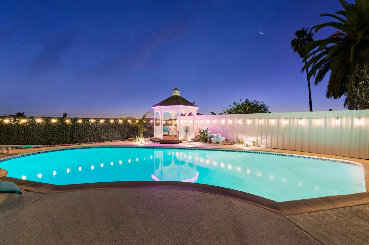 Stunning 5BR House! Pool, Spa, Views, Games!