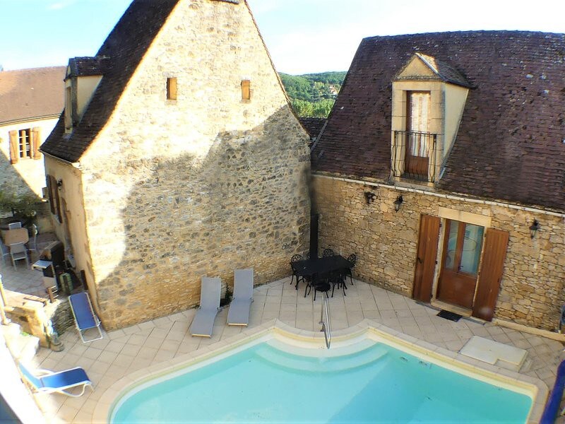 Ensemble 3 gîtes avec piscine près de Sarlat