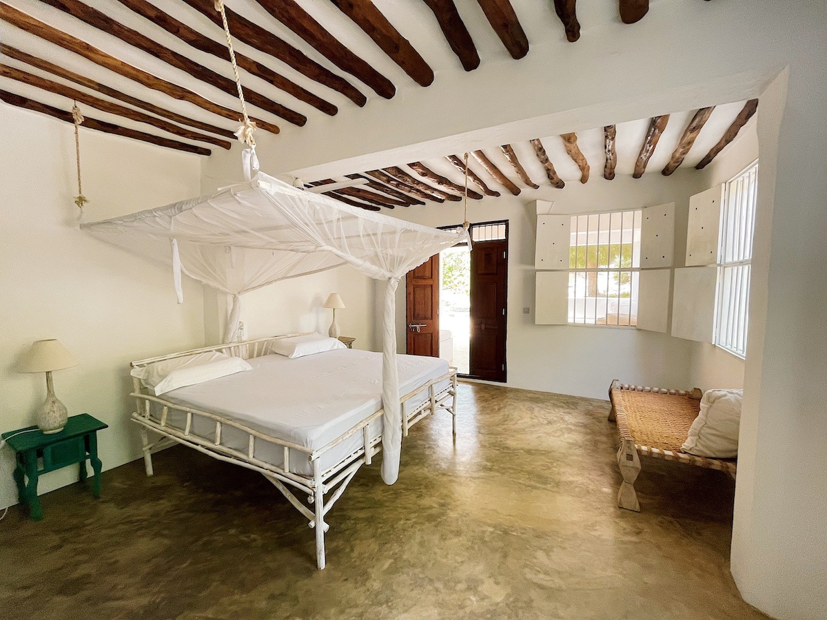 Starfish: En-suite room in a boutique villa, Shela