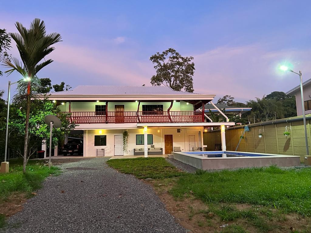 Caribbean Buà Pool House