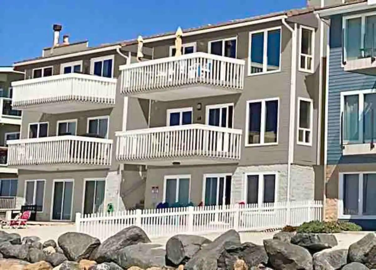 宽敞的海滨公寓，带半私人海滩