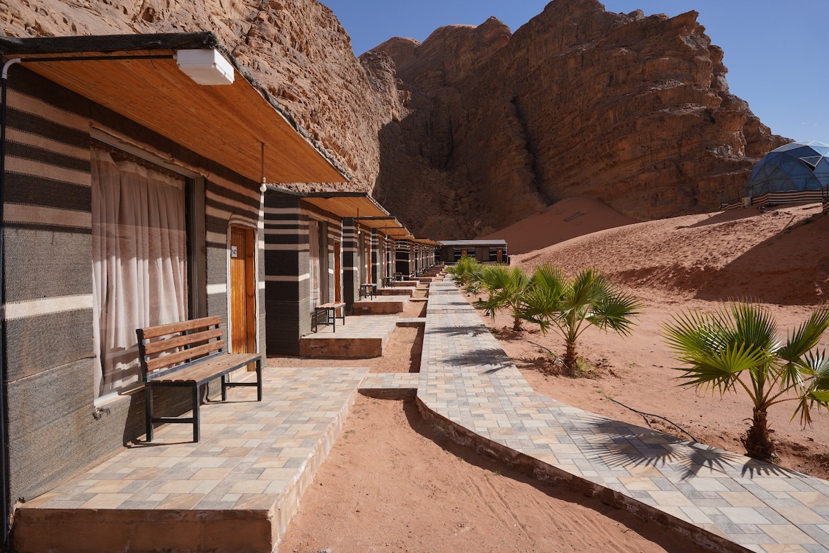 Traditional King Suite Tent in Wadi Rum Desert