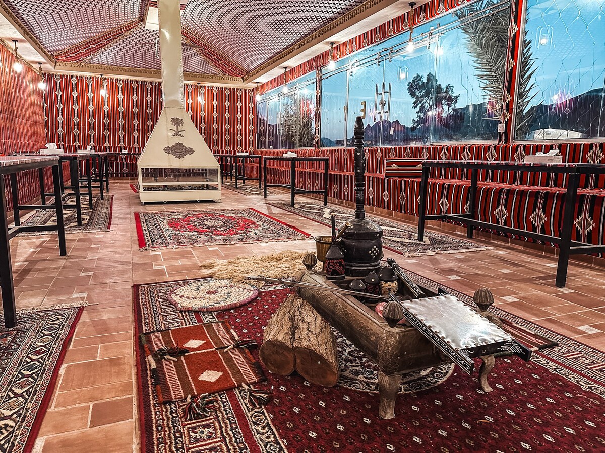 Traditional Deluxe Family Tent in Wadi Rum Desert