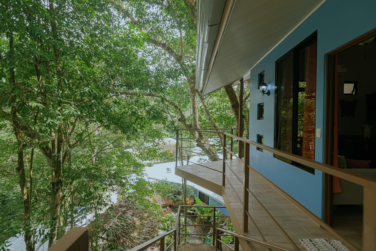Oasis Diverse Adult Retreat Treehouse
