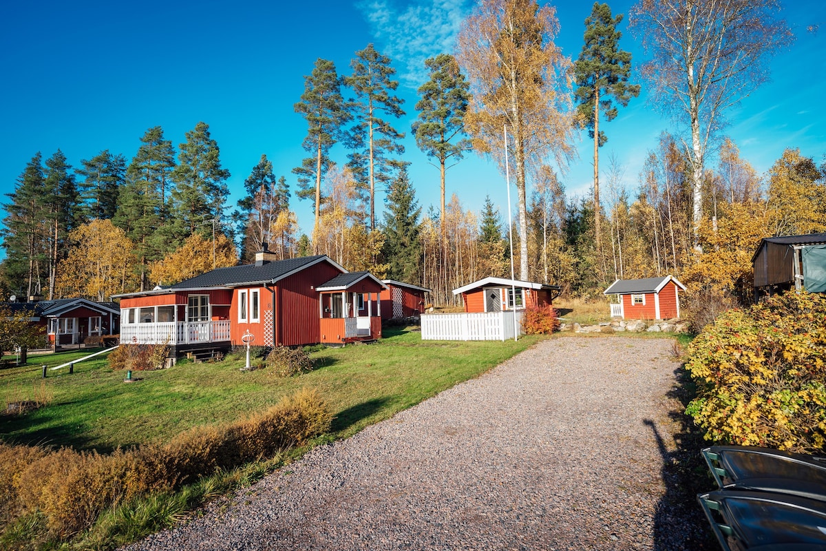 Mysigt fritidshus nära badsjö