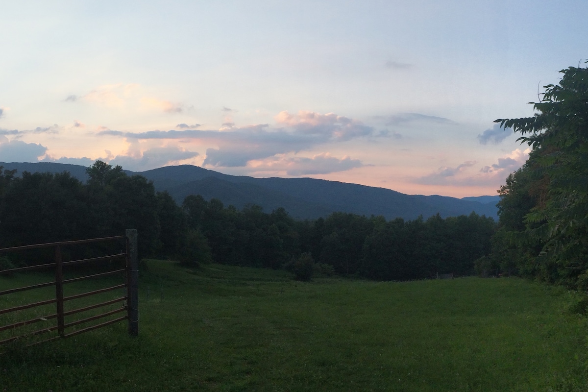 Roan Mountain Hideaway