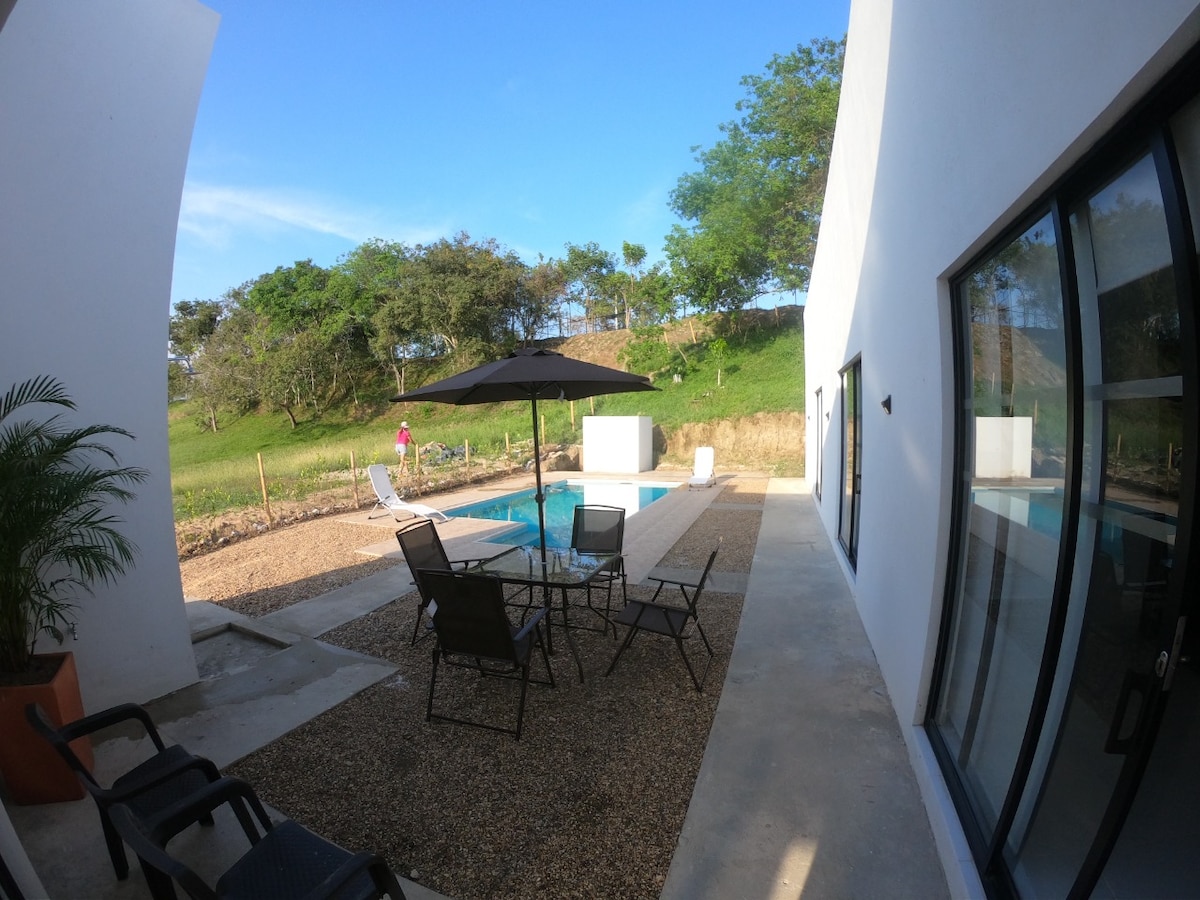 Piscina privada y mucha tranquilidad.