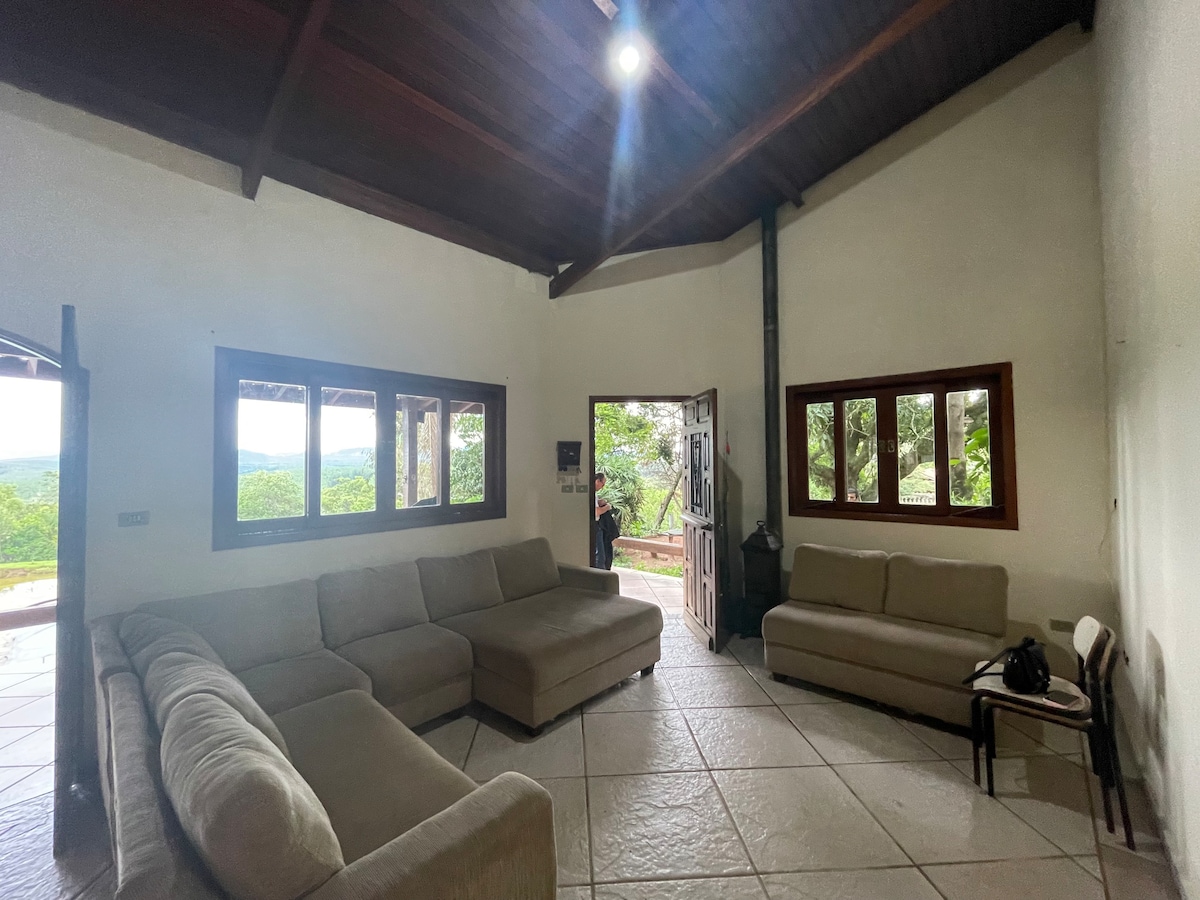 Casa na cuesta Botucatu, vista 3 pedras, gigante