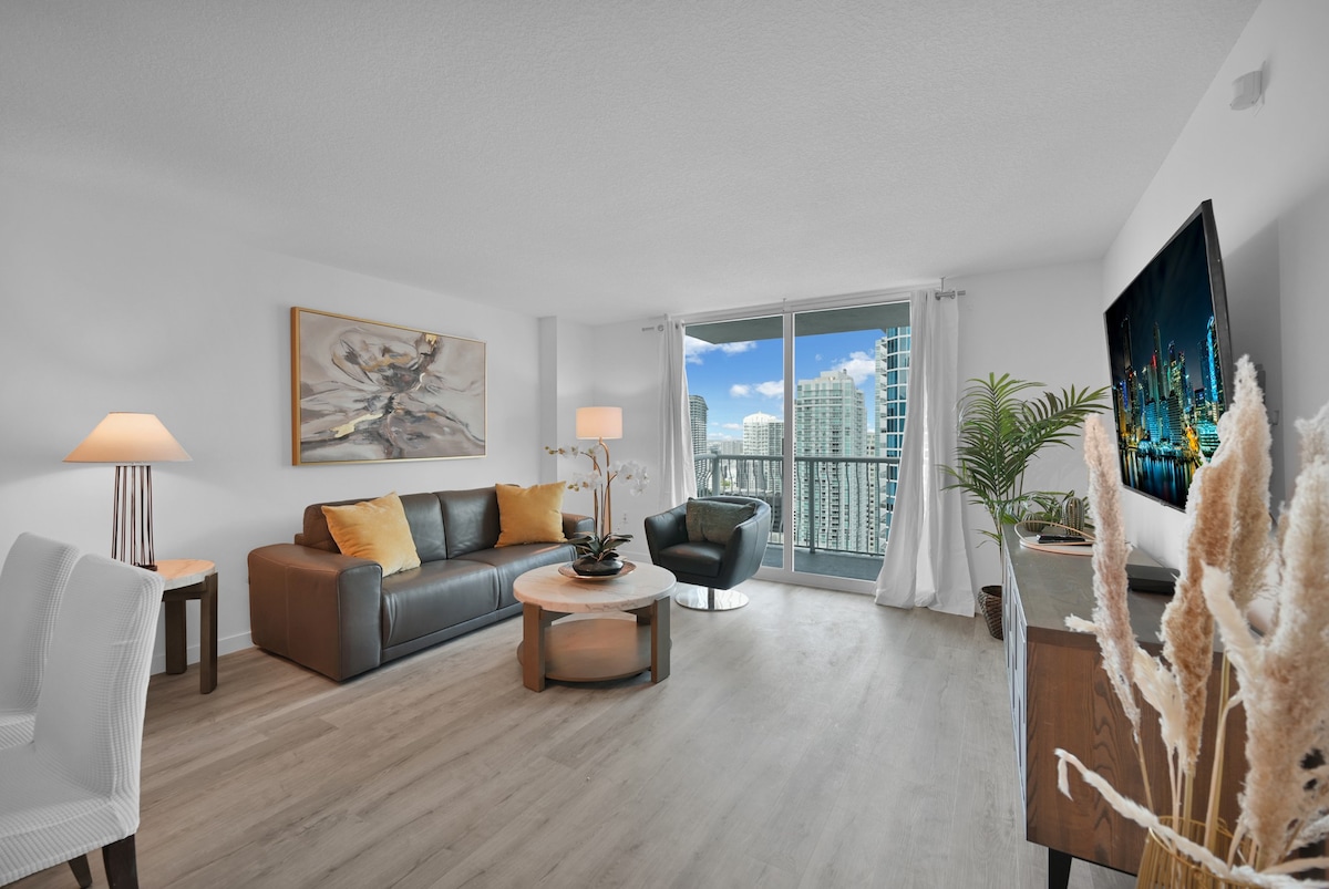 Brickell Home with New Floors & Kitchen 41st Floor