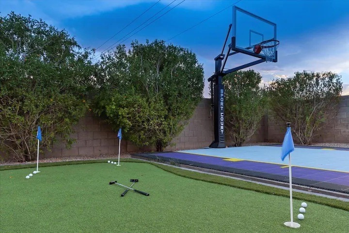 Modern Majestic Home with Pool, Spa & Basketball