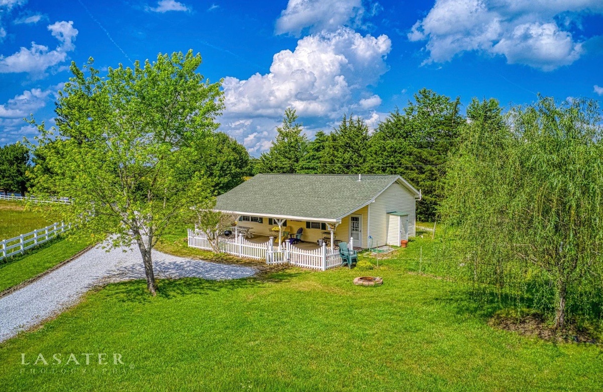 Guest Cottage in the Ozarks