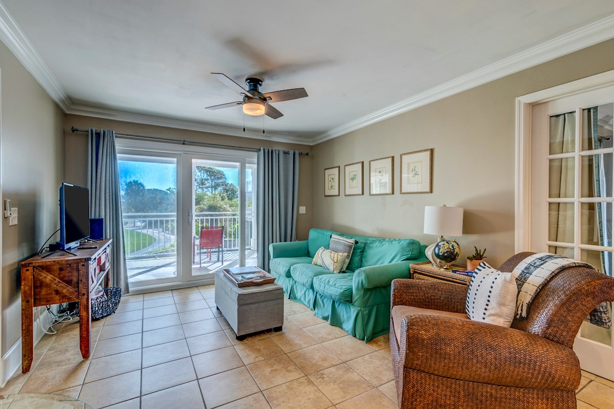 Pet-friendly boho beach villa on Seabrook Island!