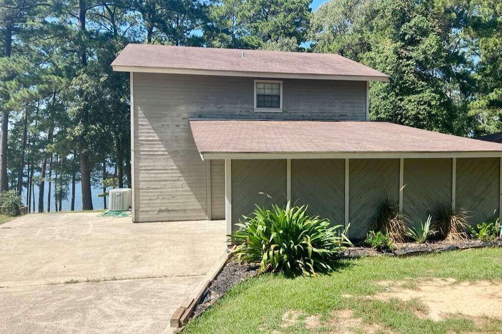 Waterfront house in Tiger Creek on Sam Rayburn!