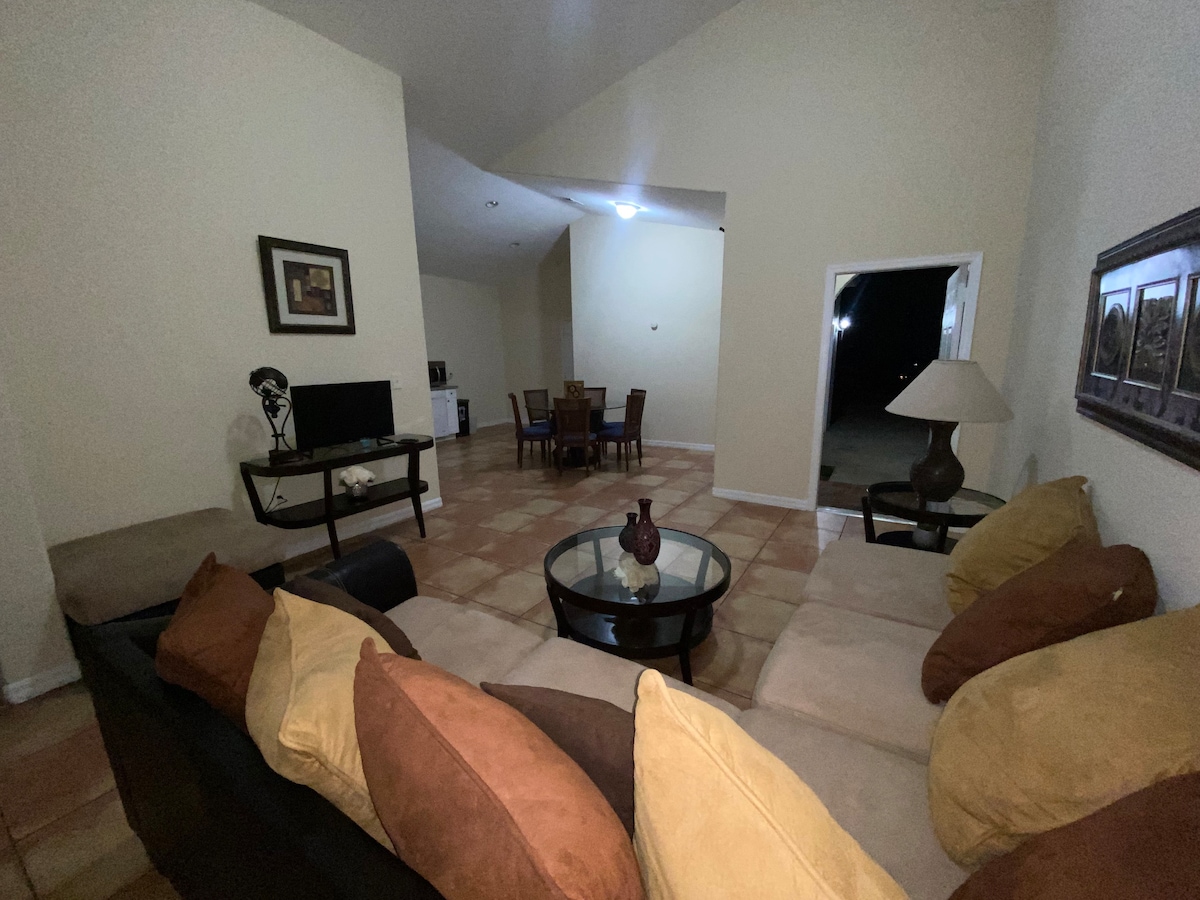 3 Bedroom  Home with Patio  In Homestead FL
