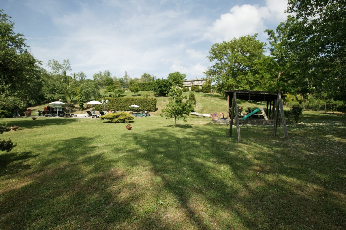 带泳池的农舍|乡村度假胜地