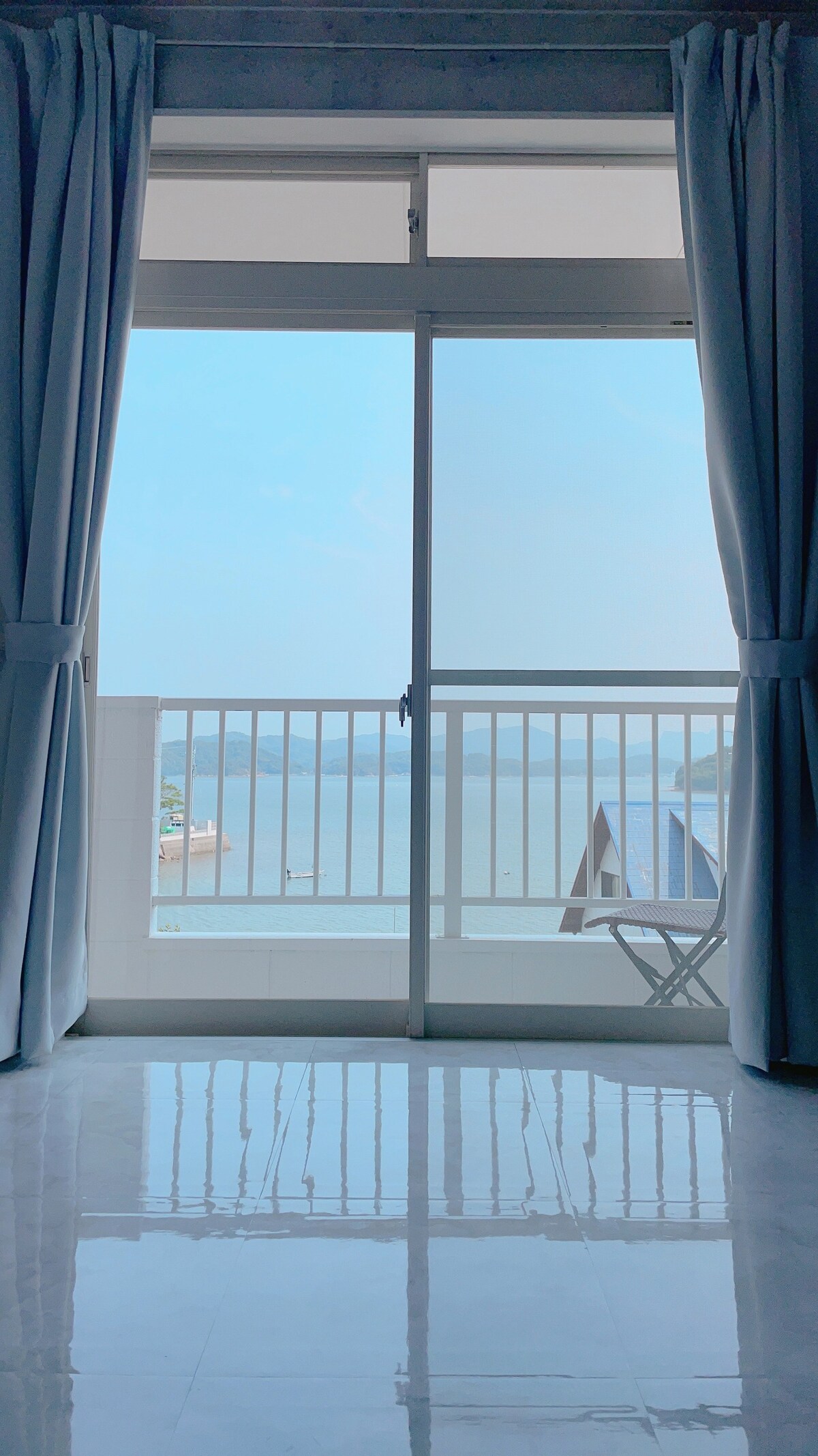 アパートメントホテルマリーン天草【禁煙】白を基調とした海の見えるお部屋204