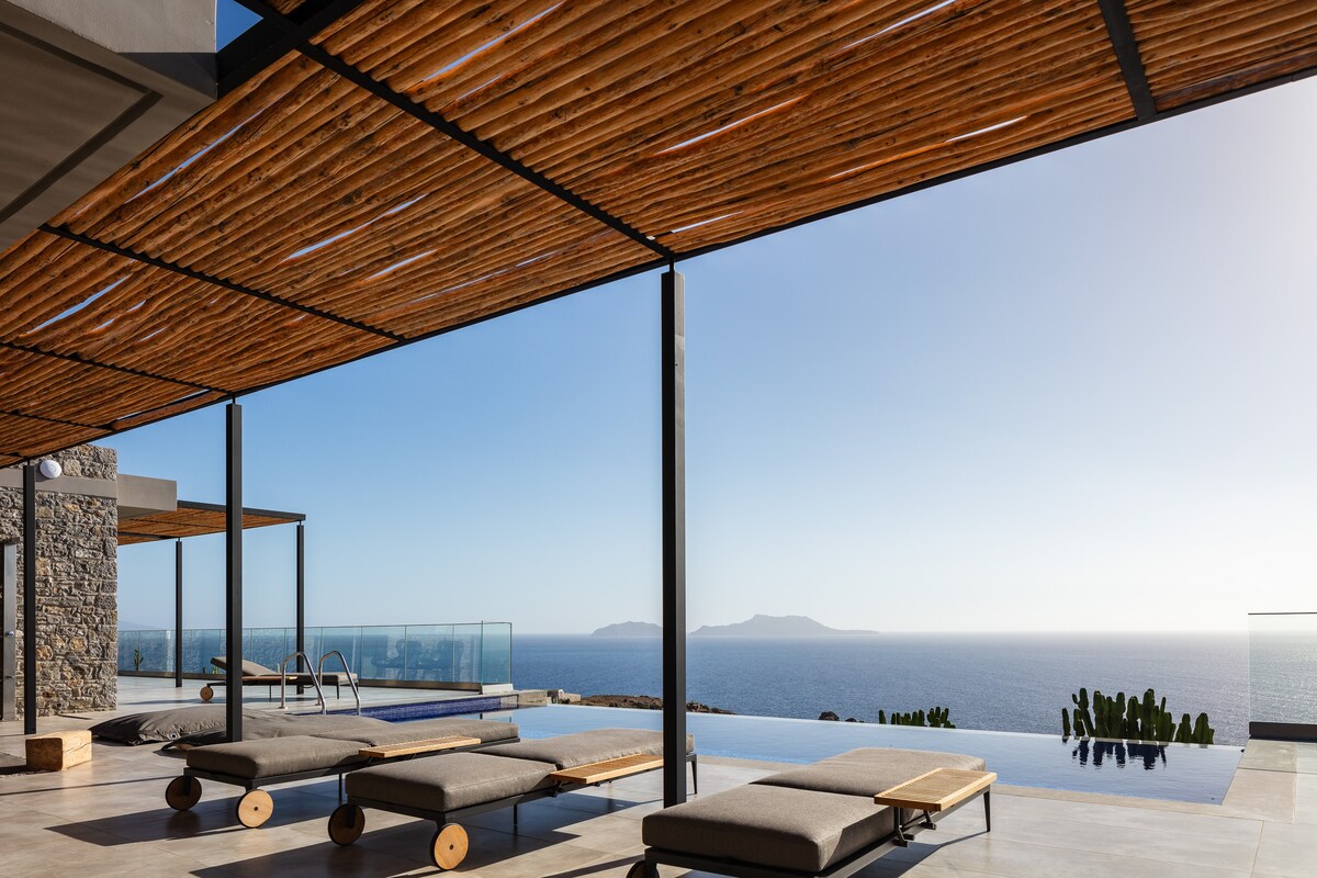 Kumo Residence, Luxe Coastal Escape with Sea Views