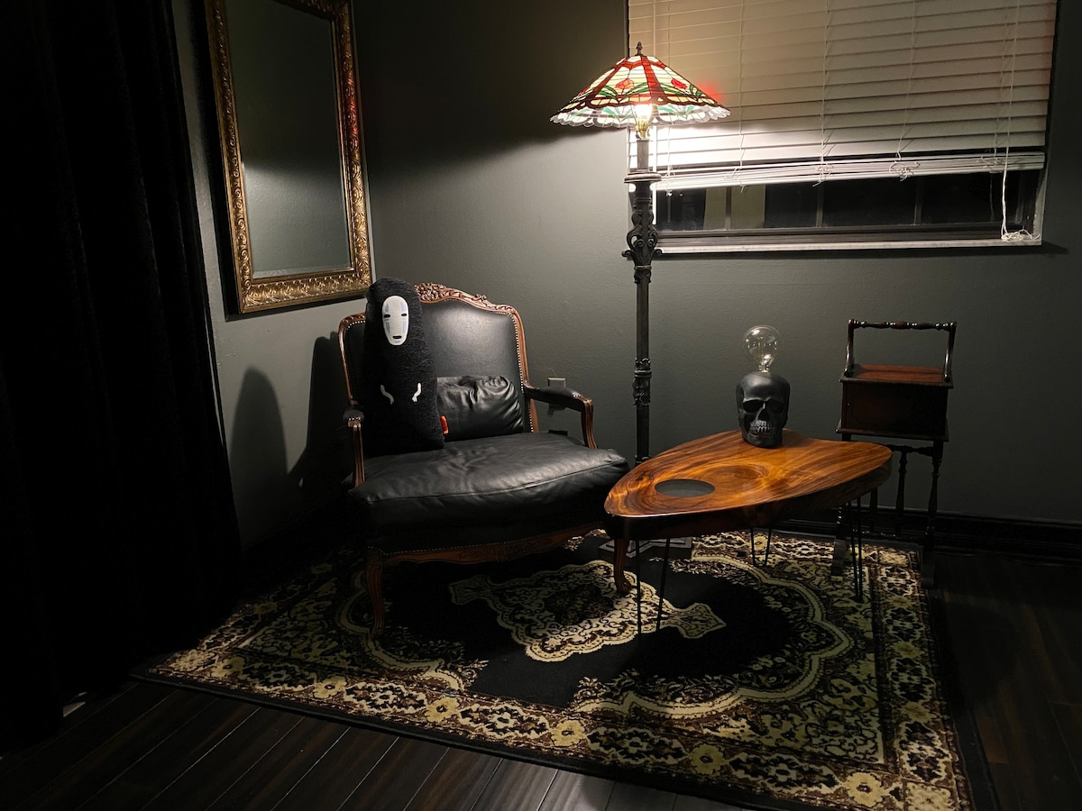 Phantom History House B&B Ouija Room