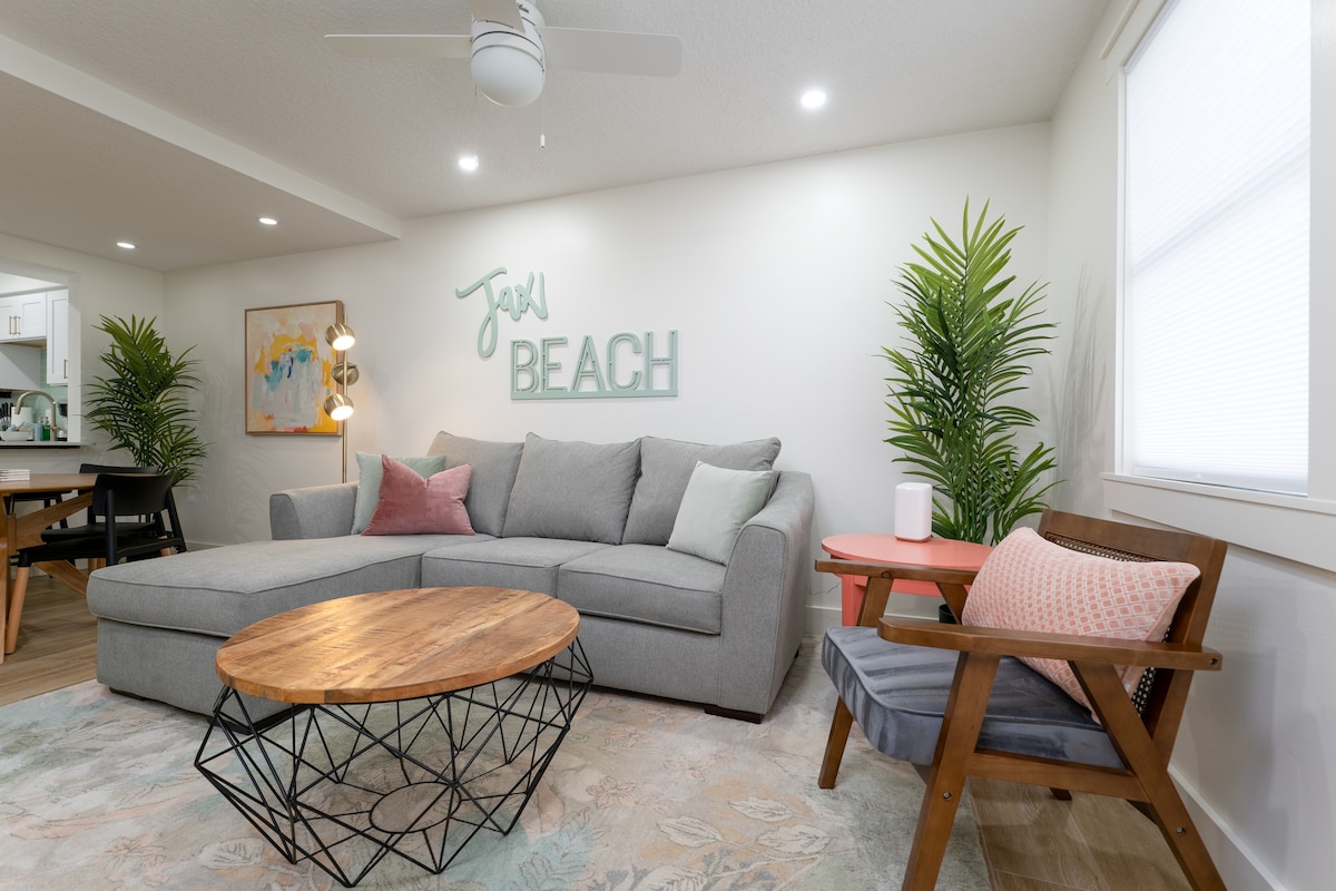 Be A Nomad | Gorgeous 2br 1blk from the beach - B