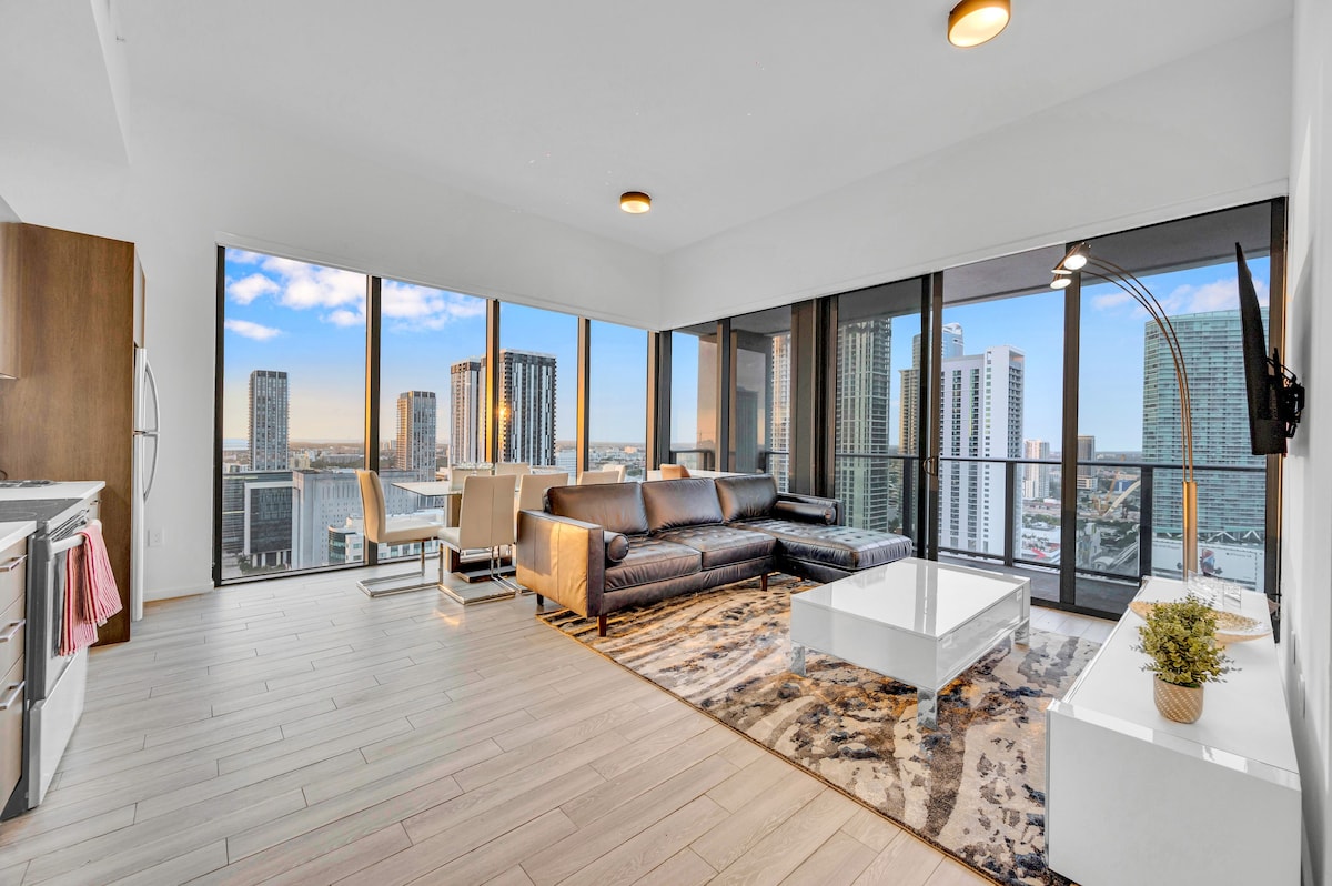 Amazing Penthouse unit in the heart of Miami
