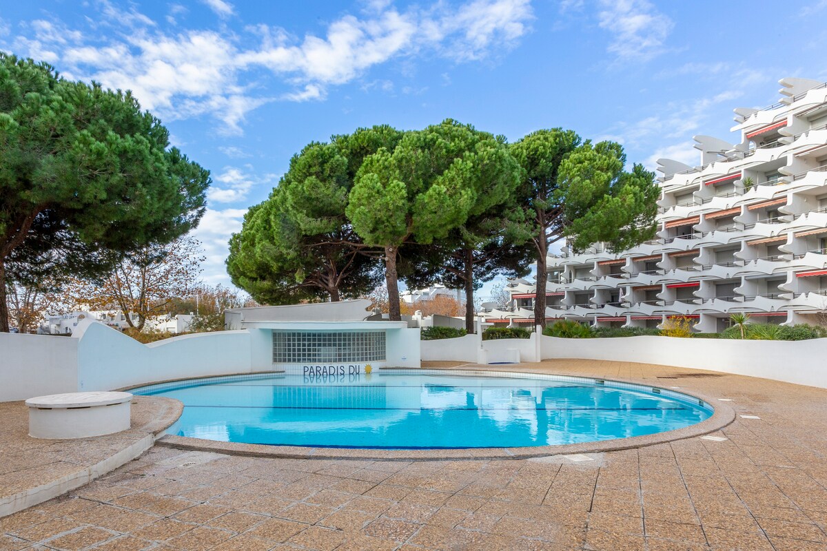 Studio cabine avec piscine et plage à 150 mètres