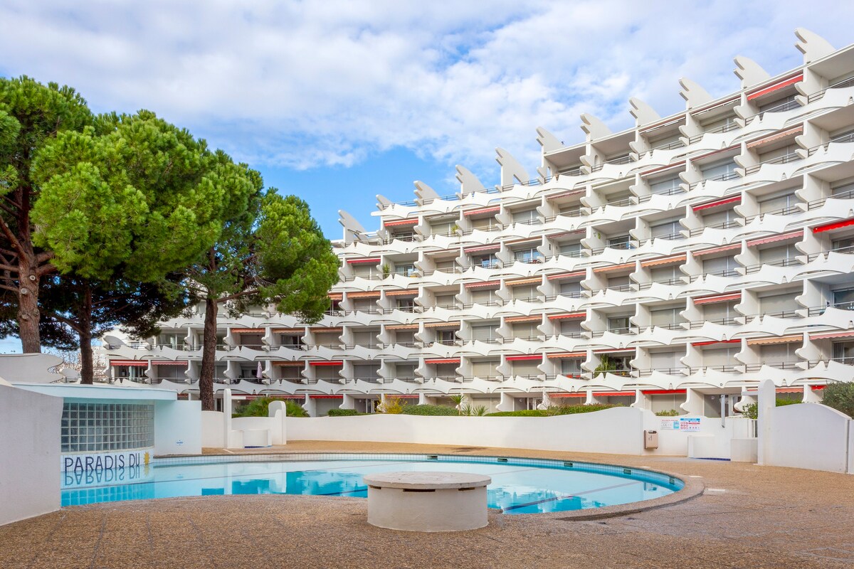 Studio cabine avec piscine et plage à 150 mètres