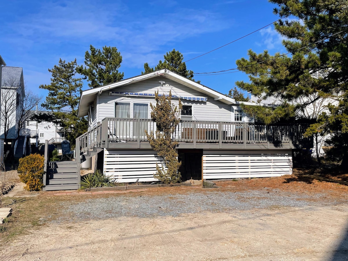 Steps from Sand, Pet Friendly - Beach House