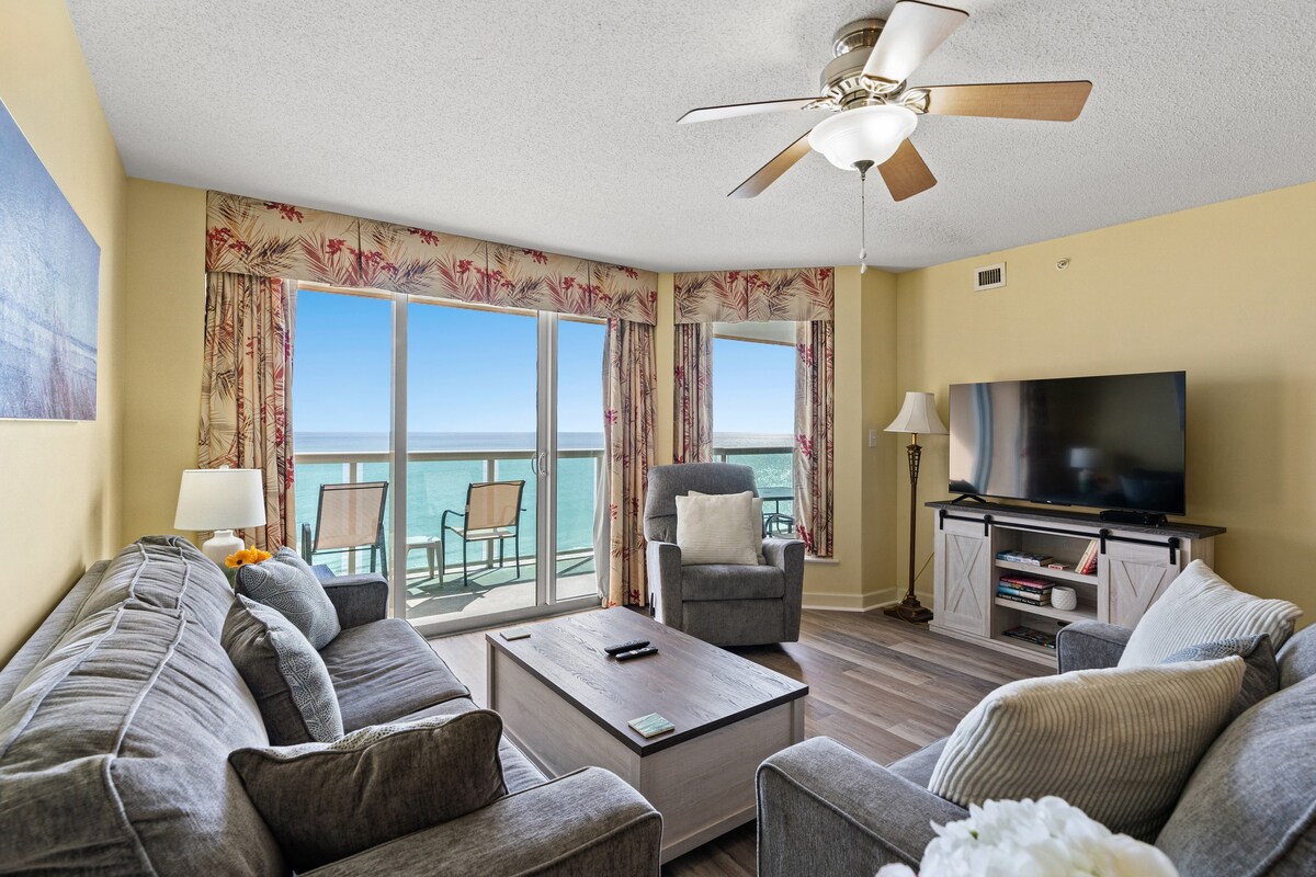 Penthouse Suite w/Gorgeous Ocean View! 3 BD/3 BA