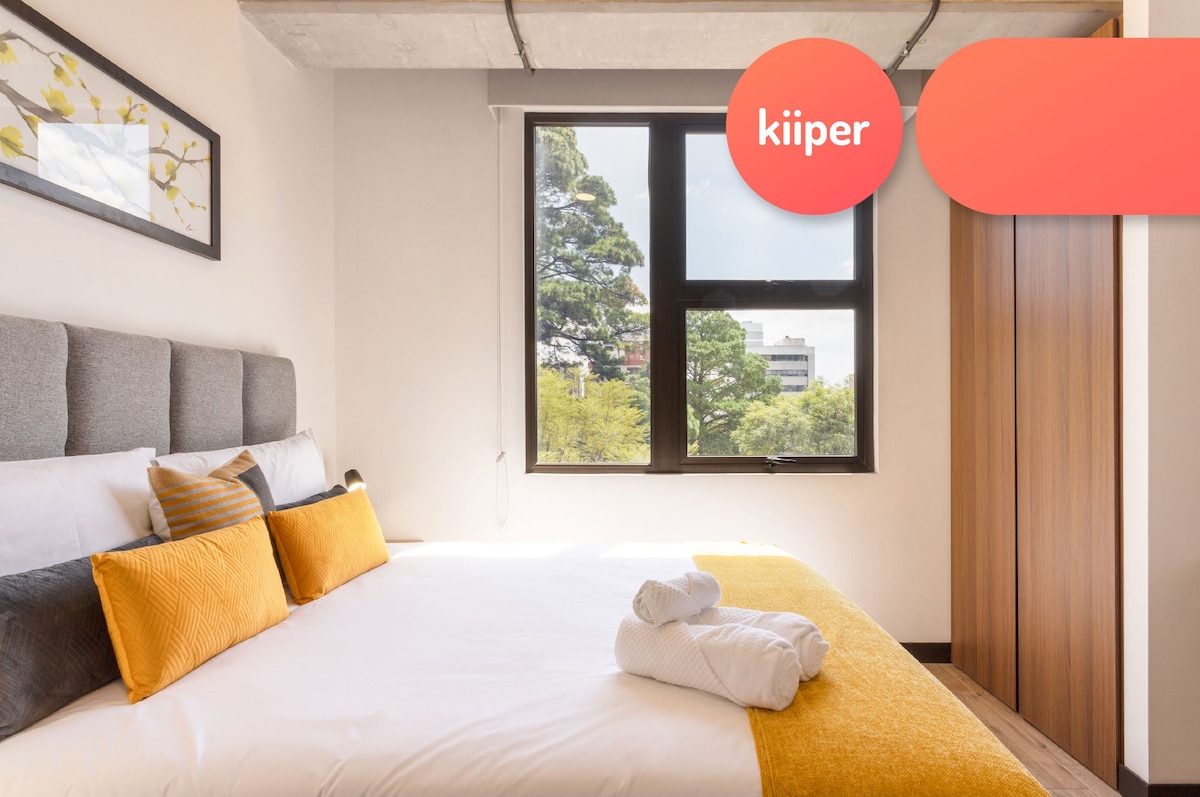 kiiper | Modern & Bright Apartment in Zone 10