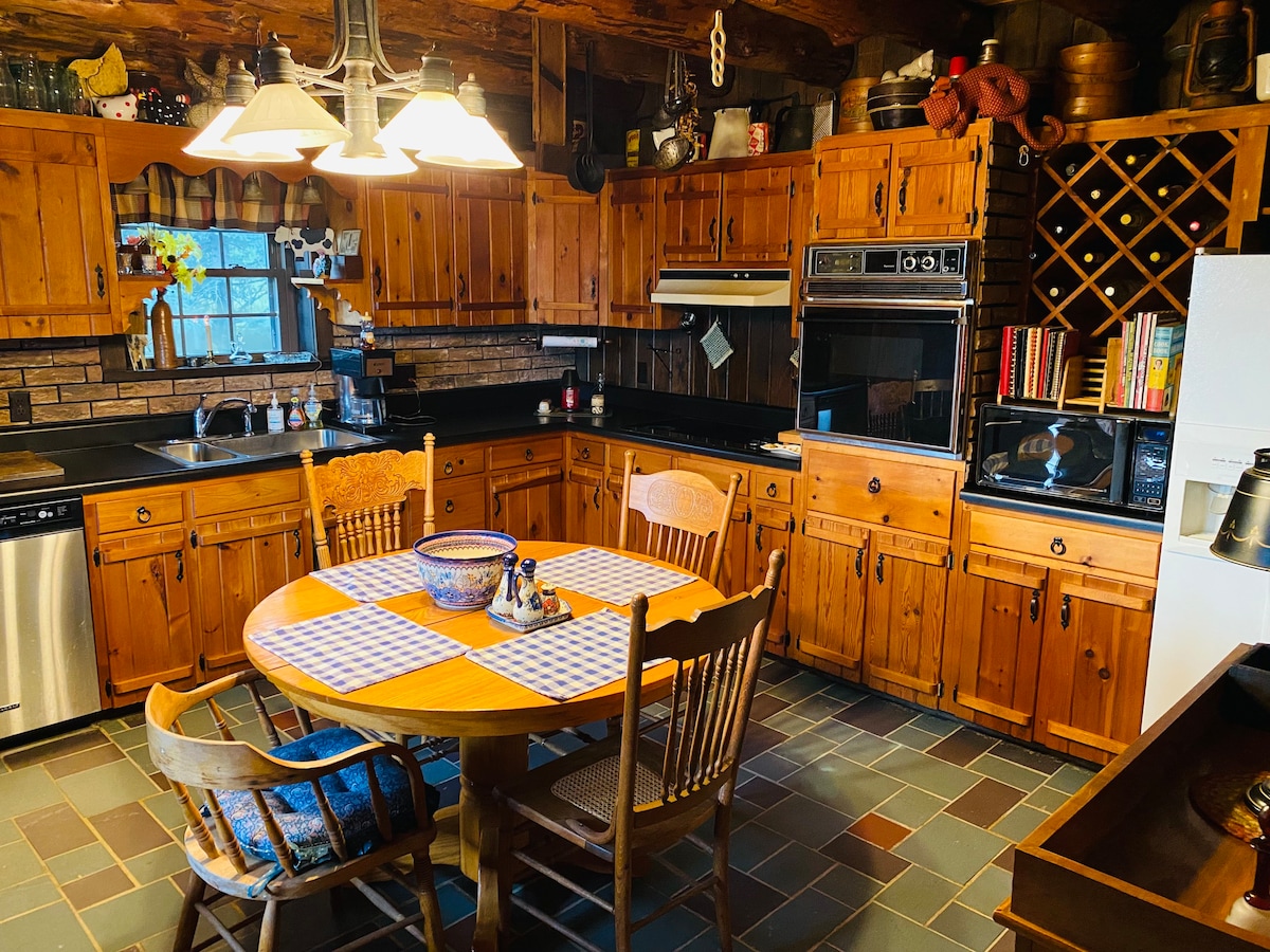 Log Home on Liberty Line Hill