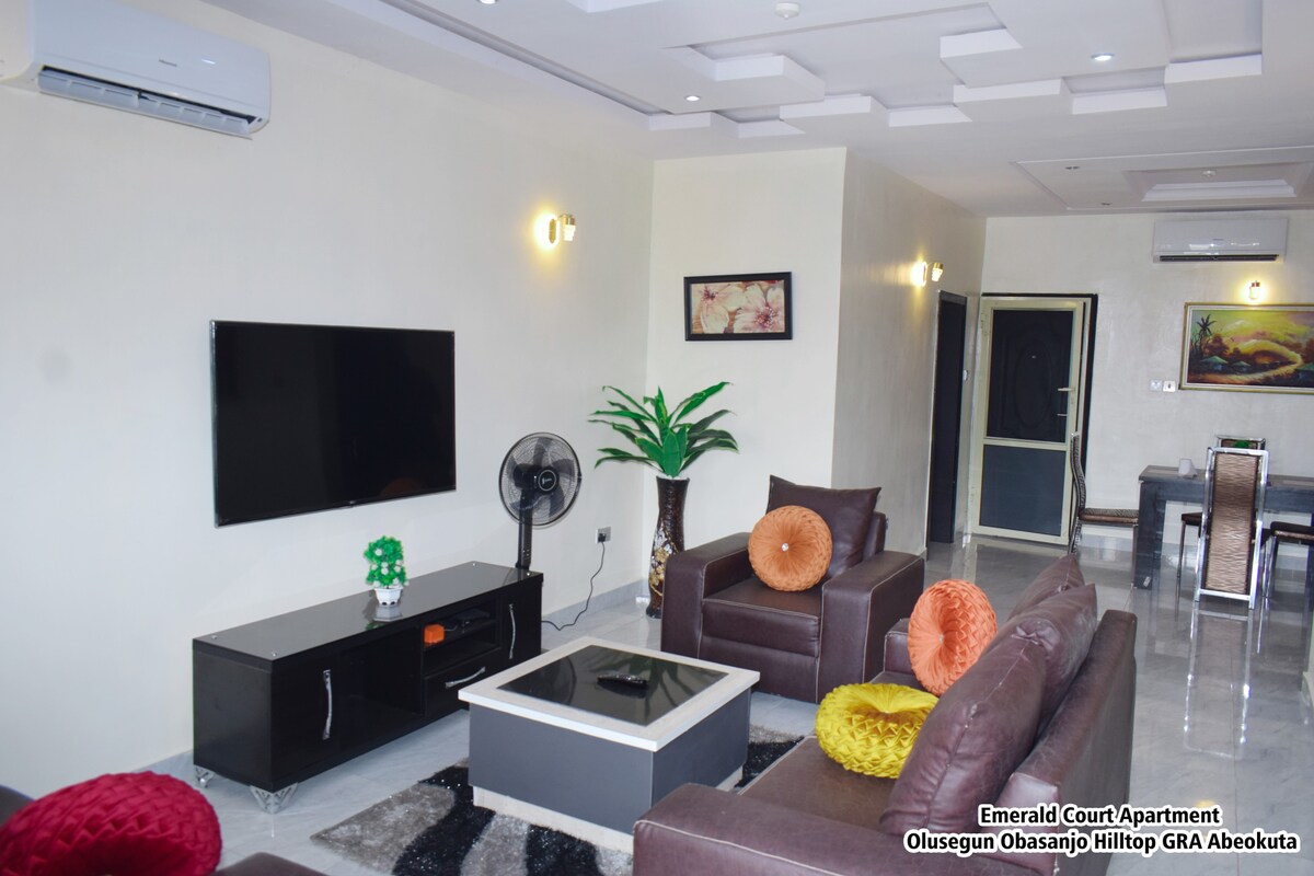 Emerald Court: Stunning Hilltop Flat in Abeokuta