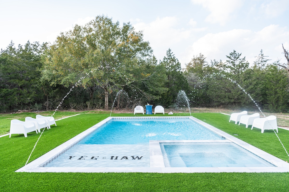 Summer Luxe Barn Stay | Pool + Game Room