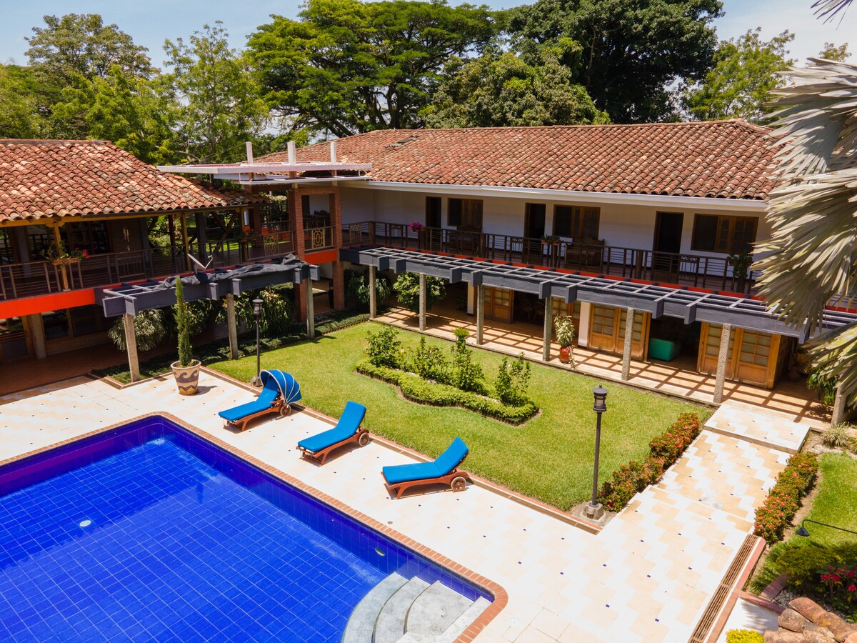 Hermosa hacienda La Paulina — tarifas especiales