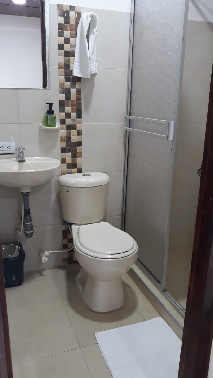 comoda habitacion con baño privado