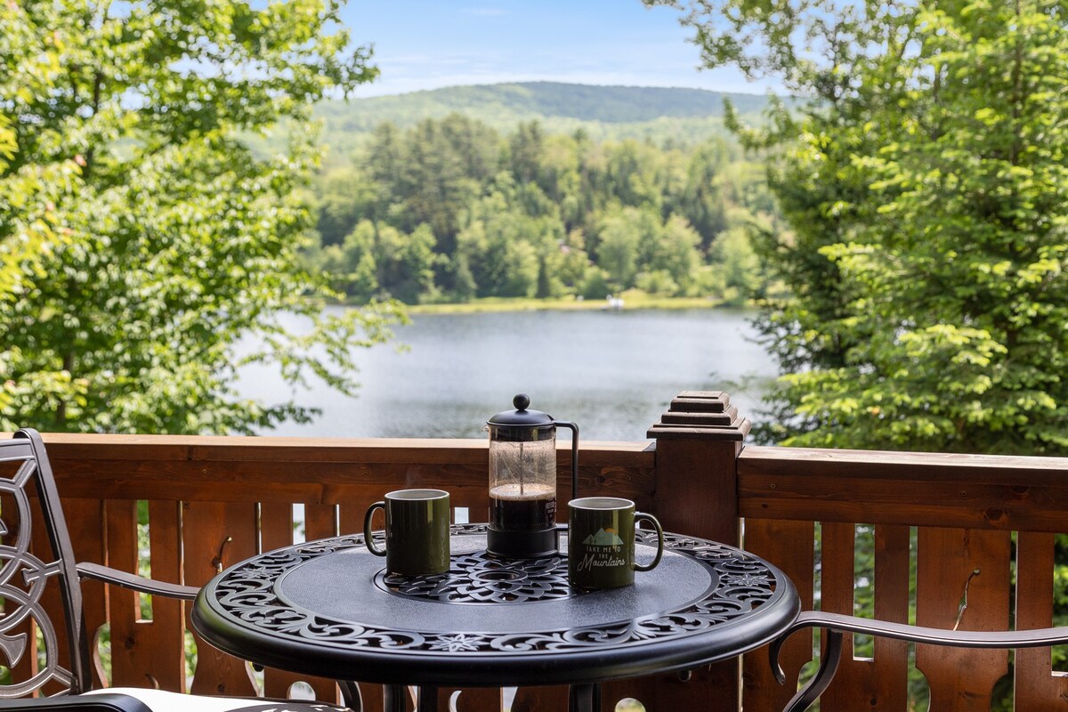 Lake & mtn views, kayaks, firepit, WiFi, Lakefront