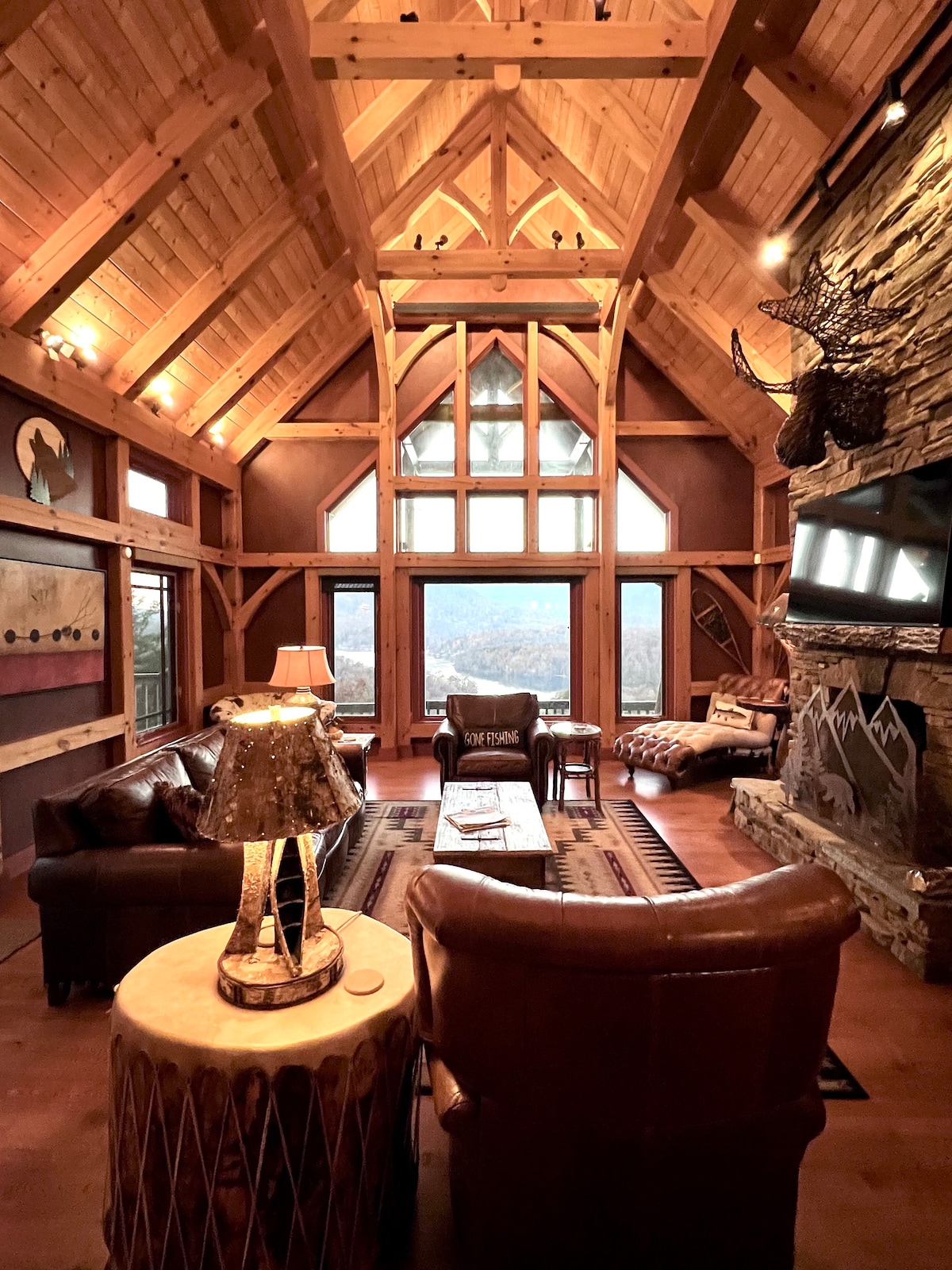 Luxury Mountaintop Cabin-VIEWS & amenities galore