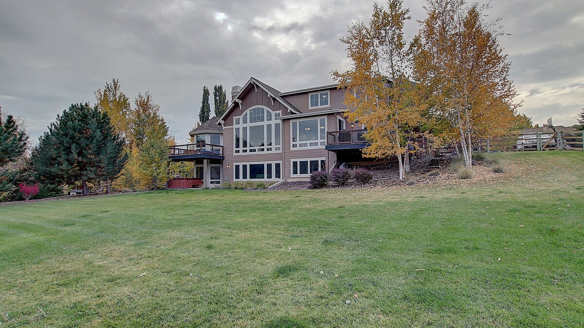 Luxury Missoula Friends And Family Home