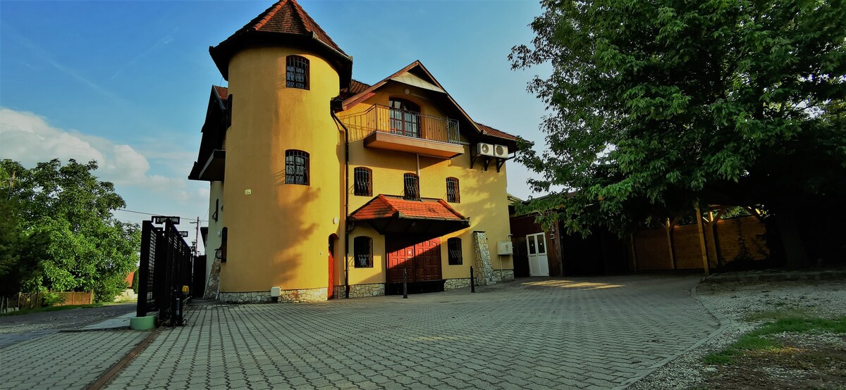 The Old Granary - Magtár Guesthouse