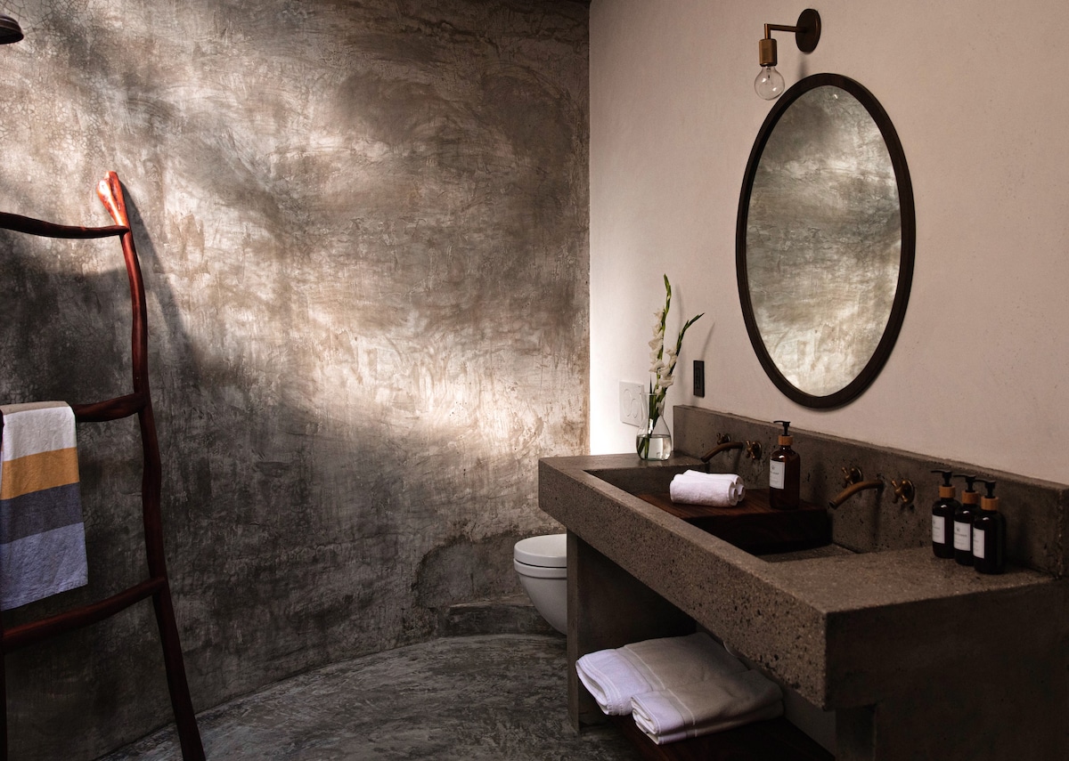 Designer Suite in Luxury Oceanfront Villa - "Myō"