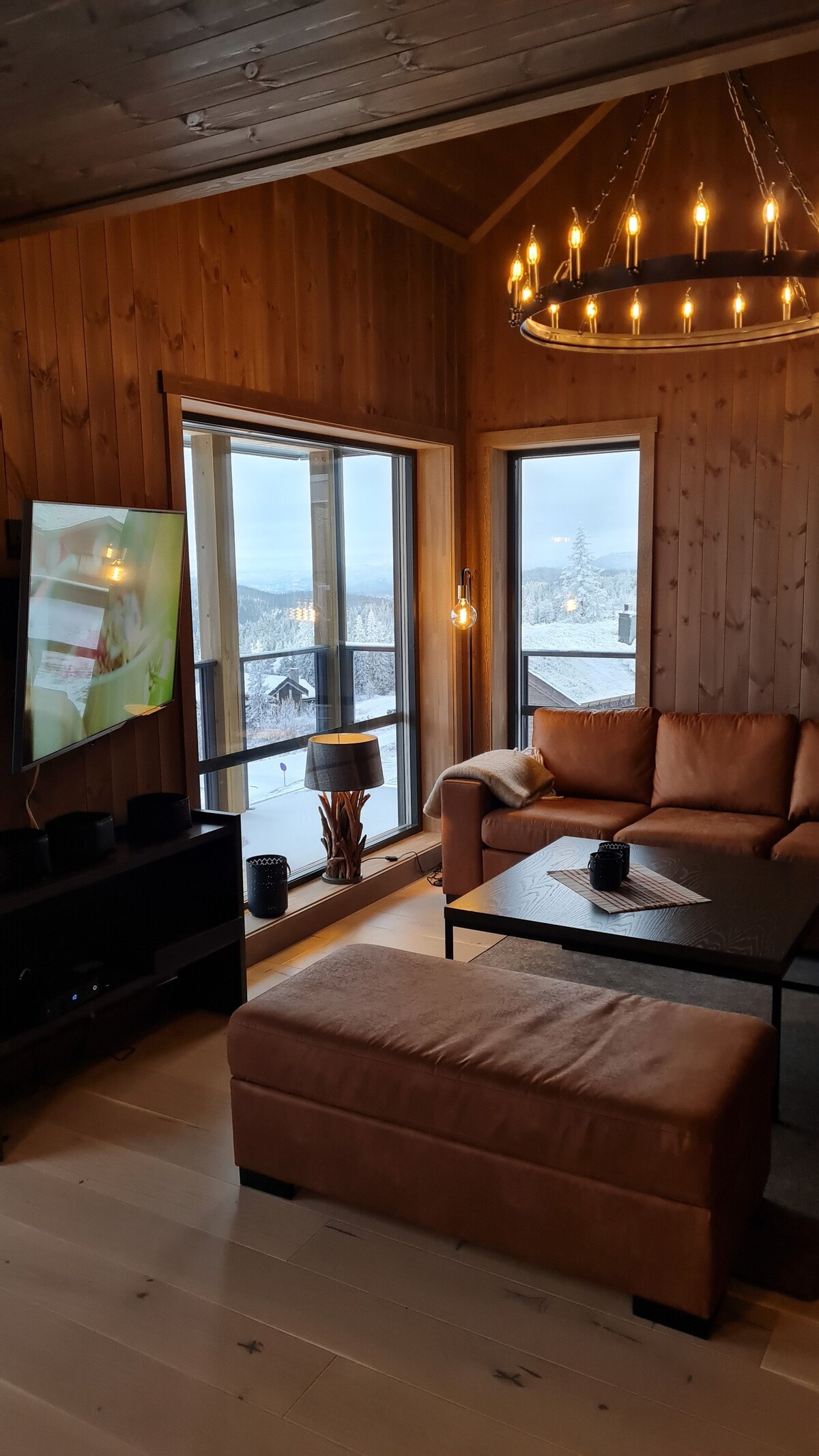 现代化的3间卧室，滑雪出入，景观非常好
