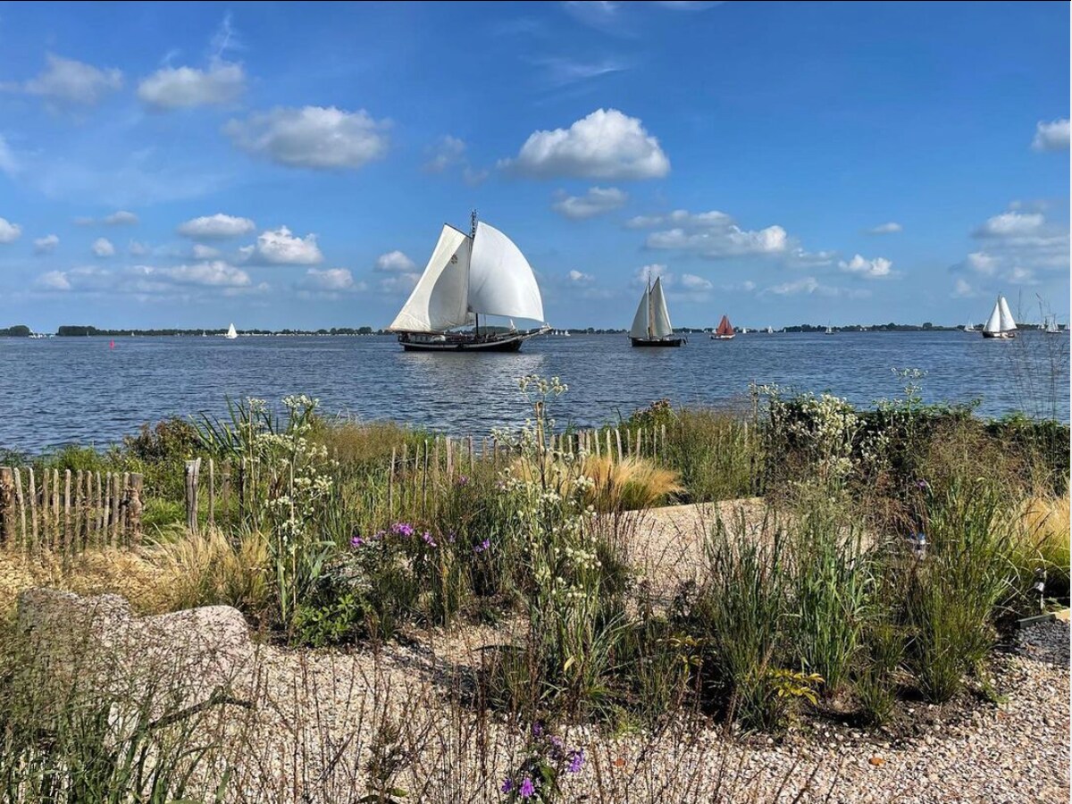 Lake House Sneekermeer, met tuin aan het meer