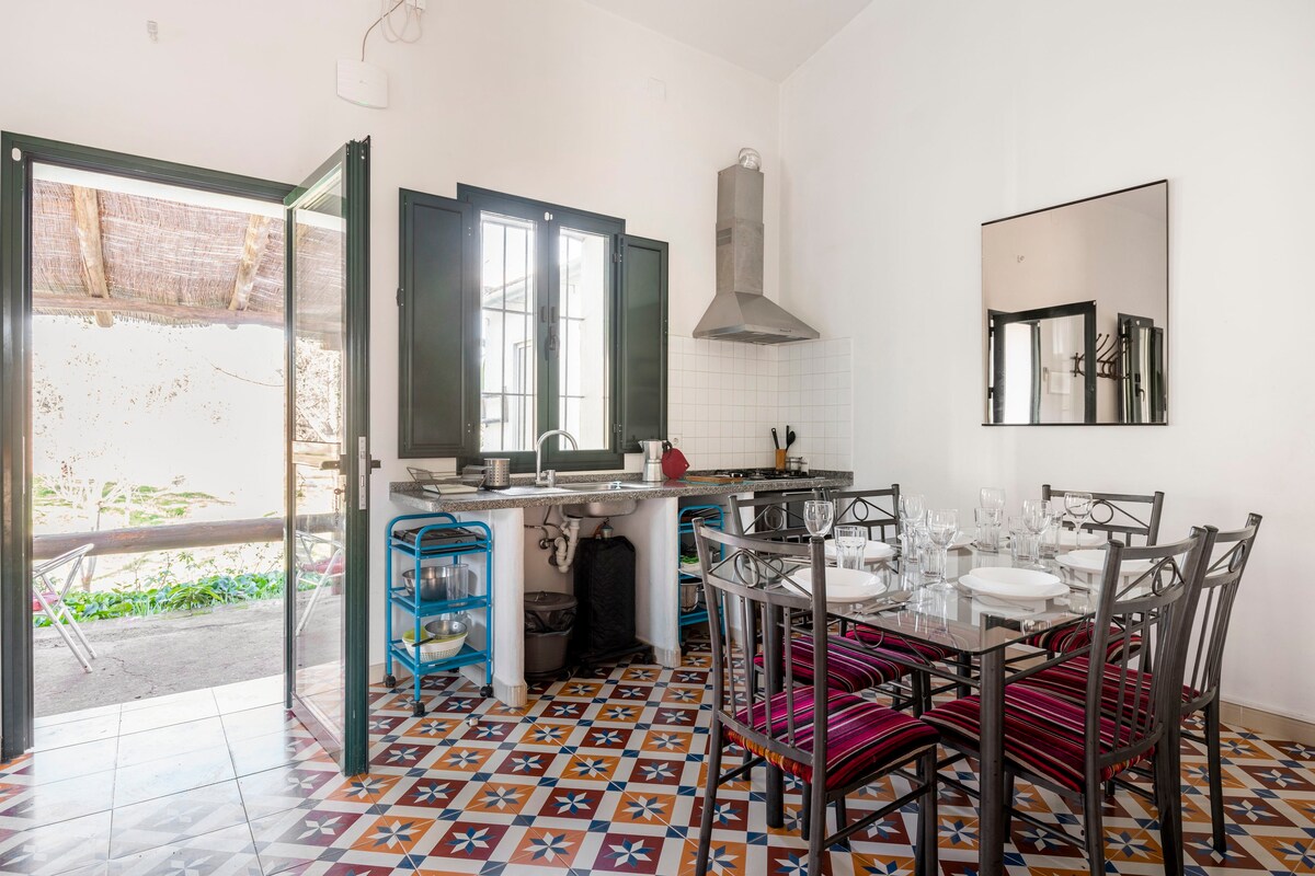 Andalusian Cozy Country House Arel