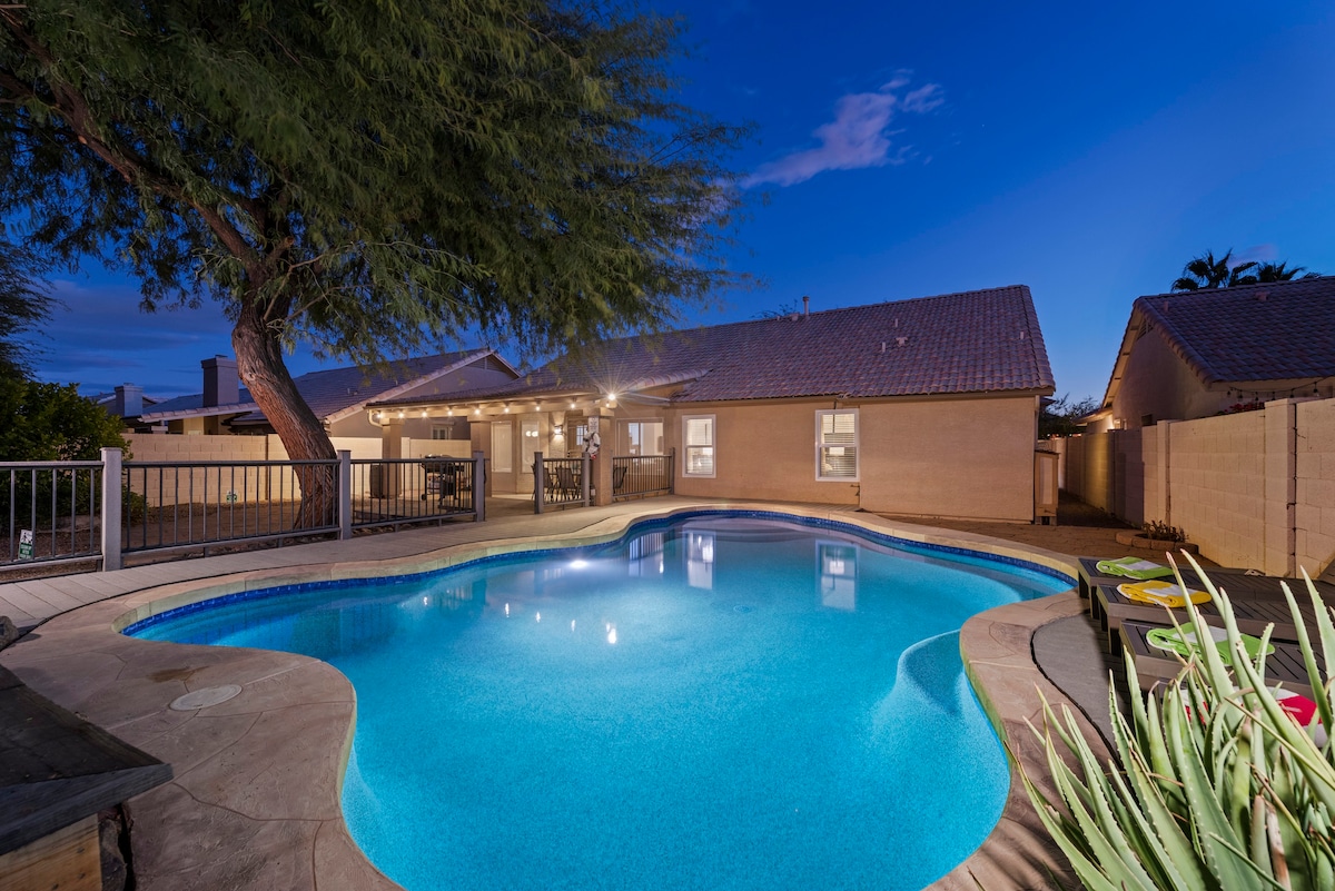 Chandler LUX home with Private Heated Pool!