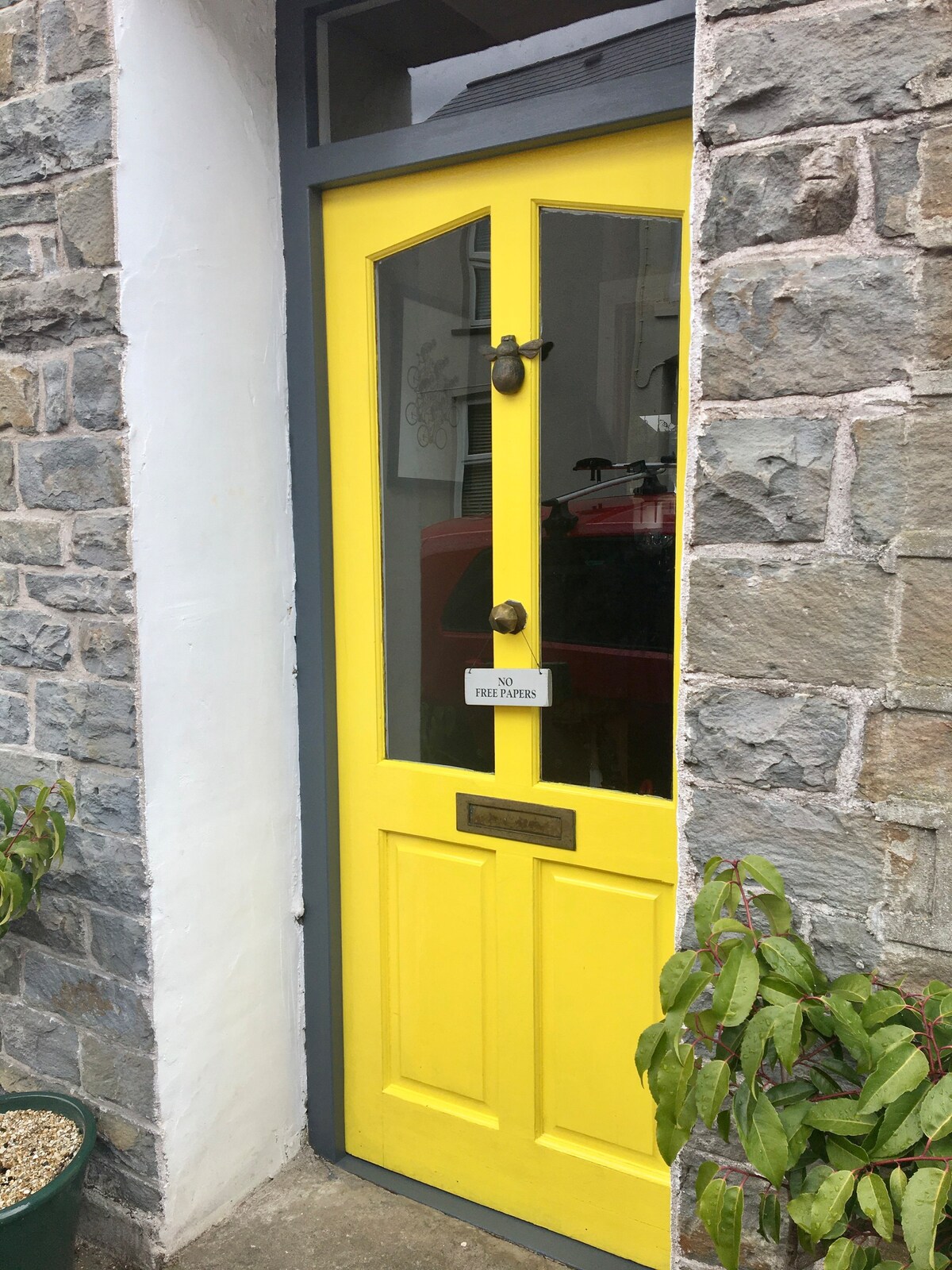 Unique stone terrace house in Taff’s Well village