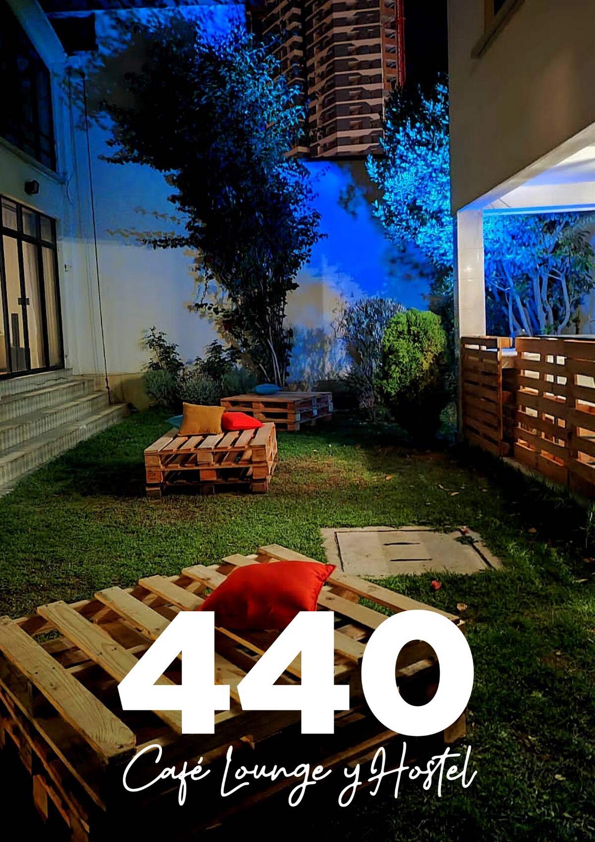 440 Cafe Lounge y Hostel LP